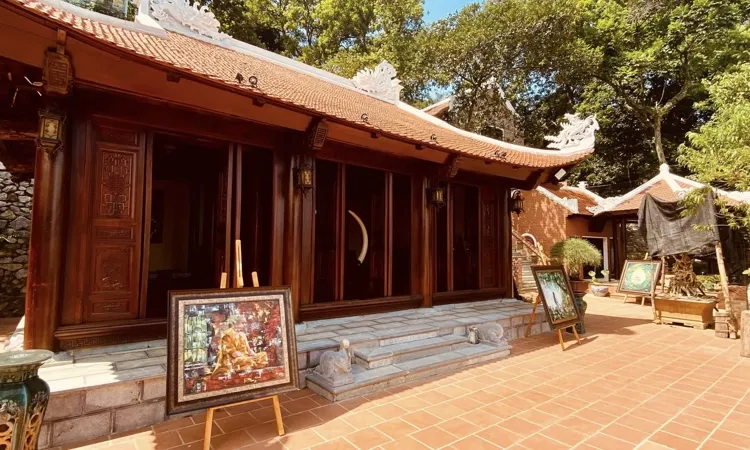 Một tác phẩm của họa sĩ Đoàn Nguyên được trưng bày tại triển lãm nghệ thuật Việt Nam 
